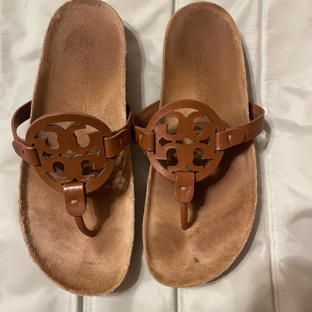 Great condition Tory Burch Miller cloud sandals. Very comfortable!